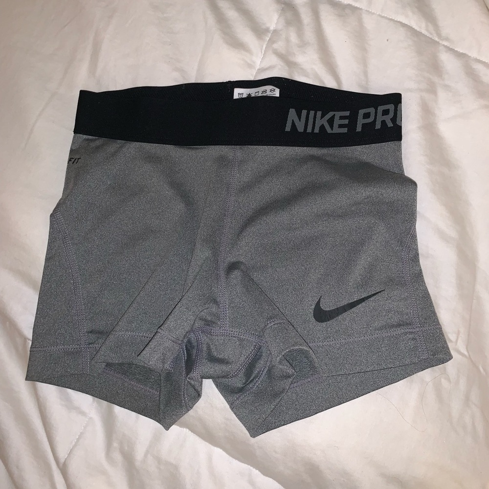 Nike Pros XS